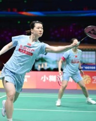 国羽包揽亚锦赛女双冠亚军 李怡婧/罗徐敏首夺冠